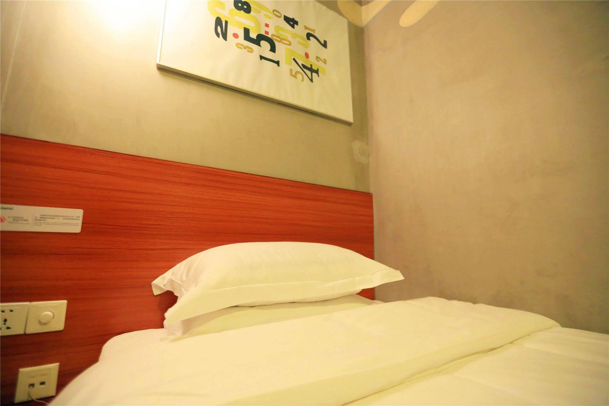 Shenzhen Dongmen Colour Hotel Екстериор снимка